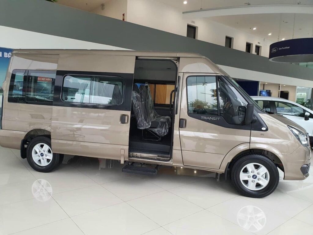 Thuê xe du lịch 16 chỗ sân bay Tân Sơn Nhất – Không lo chờ đợi, hành trình thoải mái!