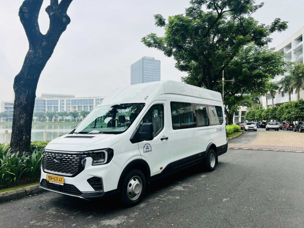 Dịch vụ thuê xe 18 chỗ có bảo hiểm chuyên nghiệp 